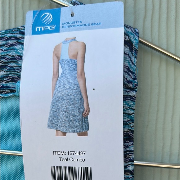 MPG Turquoise and Patterned Activewear - Picture 4 of 6